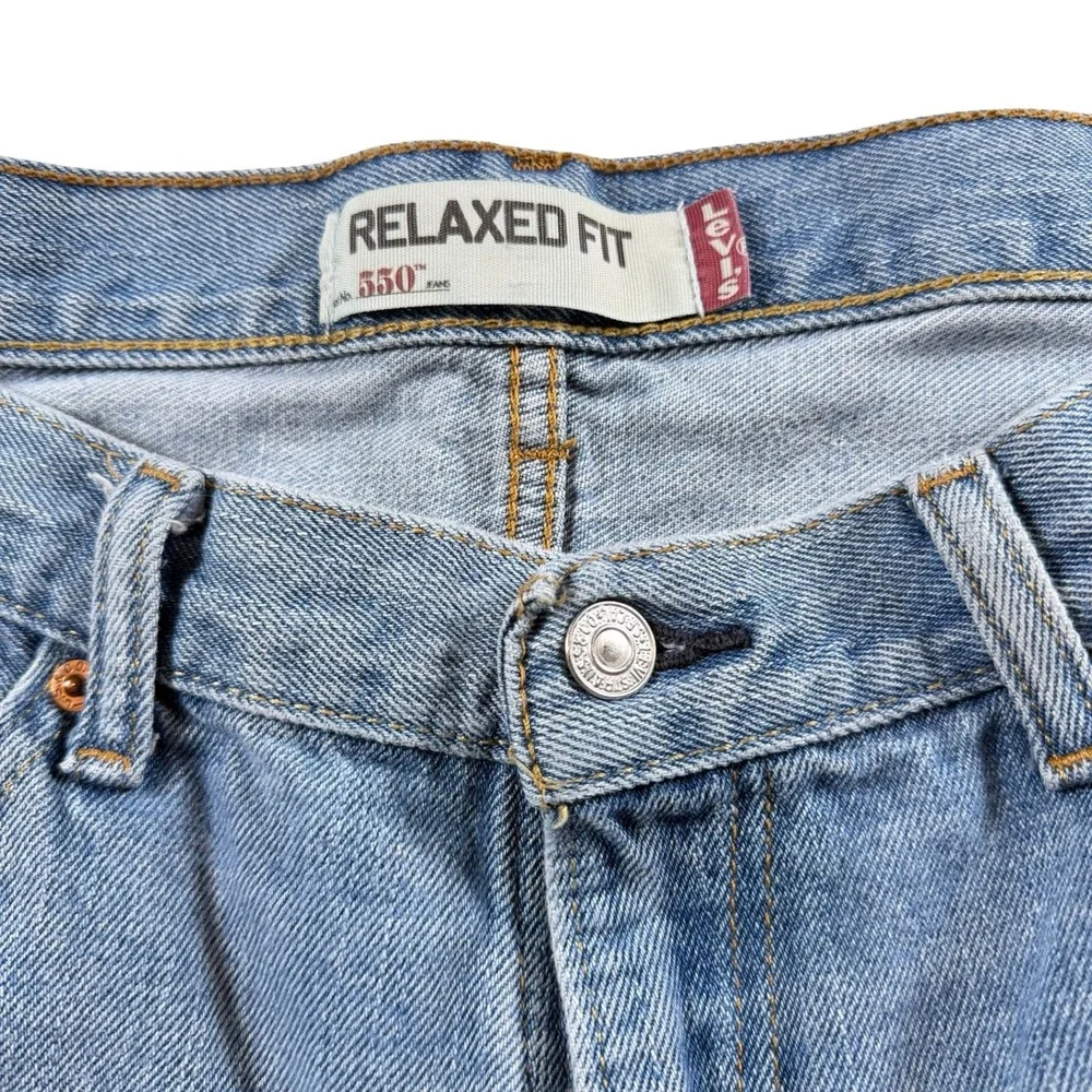 Levis 550 Relaxed Fit Jeans Light Wash Blue Denim Mens 36x29 100% Cotton